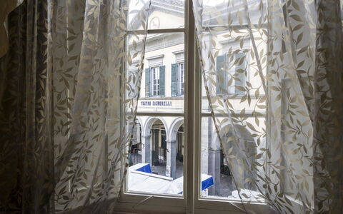 Appartamento Il Teatro: Architecture, Curtain, Interior Design, Window, Building, Room, Textile, Window Treatment, Daylighting, Glass