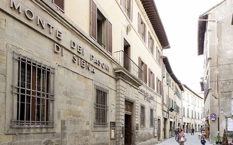 Appartamento Imperiale: Street, Town, Neighbourhood, Architecture, Building, Human Settlement, Facade, City, Road, Infrastructure