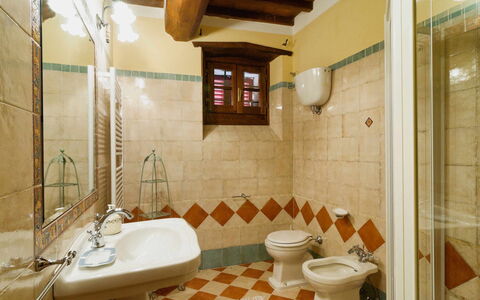 Villa Oleandro: Property, Room, Bathroom, Interior Design, Building, House, Real Estate, Architecture, Tile, Furniture