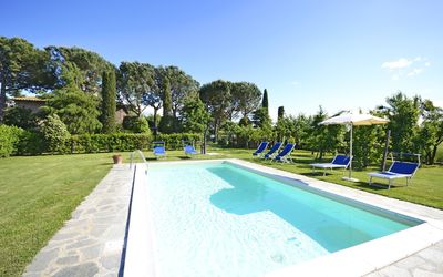 Casa i Pini: Swimming Pool, Property, Real Estate, House, Estate, Building, Residential Area, Leisure, Villa, Vacation