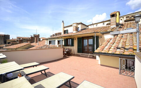 Terrazza Cortonese: Property, Building, Roof, House, Real Estate, Home, Apartment, Residential Area, Room, Sky