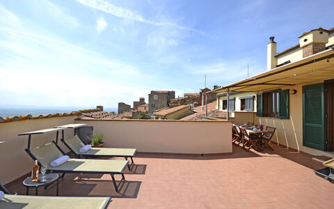 Terrazza Cortonese: Property, House, Building, Home, Real Estate, Sky, Residential Area, Architecture, Apartment, Roof