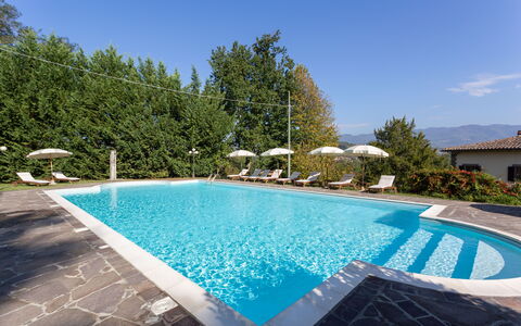 Villa Francesca: Swimming Pool, Property, Real Estate, House, Leisure, Building, Estate, Resort, Home, Vacation