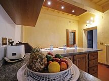 villa-montalcinello-chiusdino-villa-kitchen