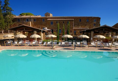 Borgo Casa Di Lappi: Resort, Swimming Pool, Property, Vacation, Estate, Building, Resort Town, Leisure, Town, Real Estate