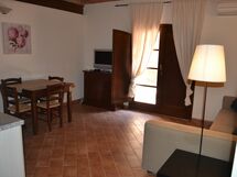 Accommodation:&nbsp;Trilocale Primo Piano Con Balcone