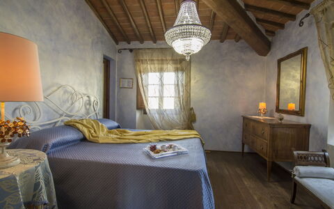 Villa Del Monte: Room, Furniture, Bedroom, Bed, Property, Interior Design, Building, Bed Sheet, Ceiling, Wall