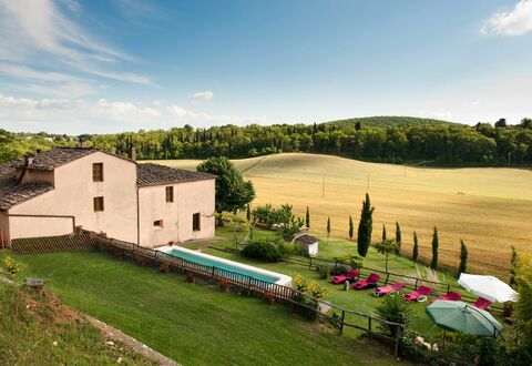 Villa Le Caggia: Property, House, Natural Landscape, Home, Cottage, Sky, Rural Area, Farmhouse, Estate, Farm