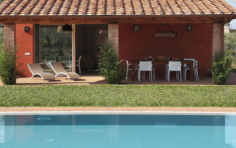 Il Grappolo: Property, House, Building, Swimming Pool, Resort, Real Estate, Home, Backyard, Shed, Leisure