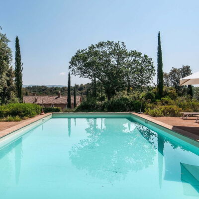Lavacchio 18: Water, Sky, Plant, Property, Swimming Pool, Azure, Tree, Shade, Body Of Water, Leisure