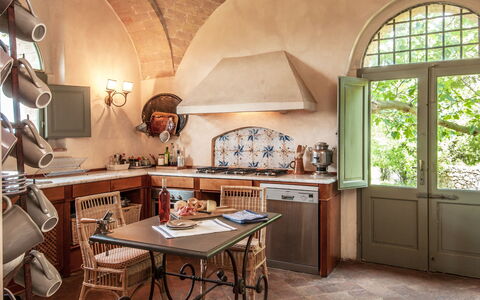 Fontanelle 16: Room, Property, Interior Design, Furniture, Building, Ceiling, Floor, Kitchen, Countertop, Home