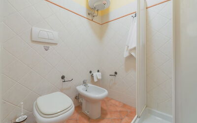 la-torre-apartments-pisotia-multiproperty-torricella-2-bathroom
