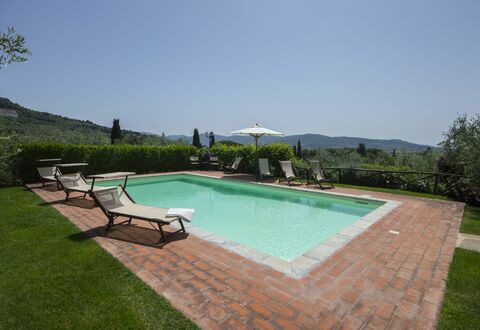 Villa Il Sasso: Swimming Pool, Property, Grass, Backyard, Estate, Real Estate, House, Leisure, Sunlounger, Yard