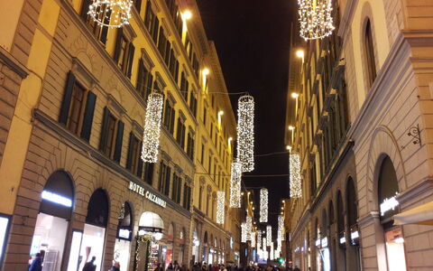 Guelfa House: Building, Landmark, Lighting, Architecture, Metropolis, City, Night, Town, Metropolitan Area, Arcade