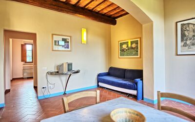 Vinci 3: Room, Property, Building, Furniture, Interior Design, House, Living Room, Real Estate, Floor, Bedroom