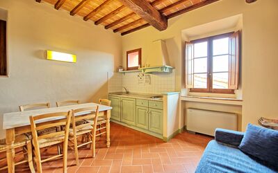 Vinci 13: Room, Property, Furniture, Building, House, Interior Design, Floor, Real Estate, Cottage, Ceiling