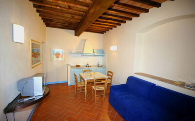 Vinci 11: Room, Property, Building, Furniture, House, Interior Design, Floor, Real Estate, Architecture, Ceiling