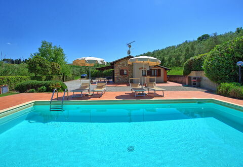 Cuccardino: Water, Sky, Plant, Property, Swimming Pool, Azure, Shade, Tree, Outdoor Furniture, Grass