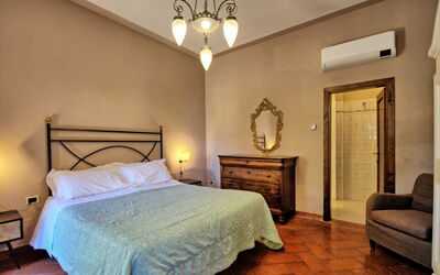 Accommodation:&nbsp;Villa Acciaioli