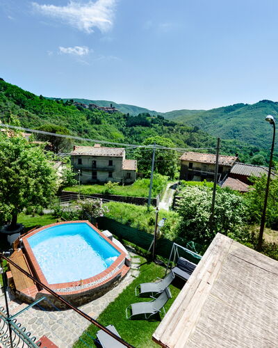 Casa Di Renzo: Property, Hill Station, Real Estate, House, Building, Rural Area, Sky, Swimming Pool, Tourism, Residential Area