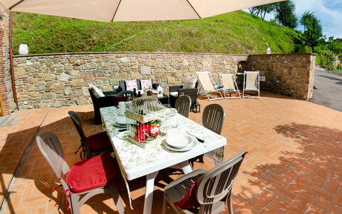 Alla Piazzetta Proprietà: Property, House, Room, Real Estate, Table, Furniture, Building, Cottage, Home, Estate