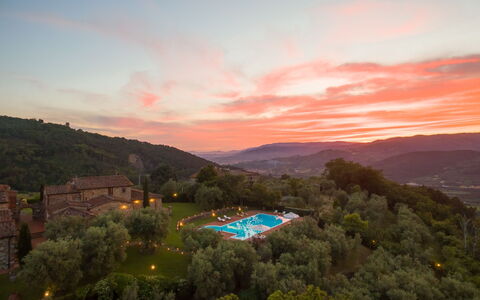 Villa Dell'angelo: Sky, Nature, Hill Station, Morning, Hill, Sunset, Cloud, Landscape, Horizon, Evening