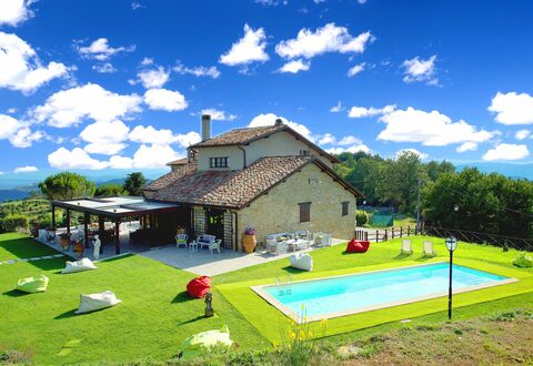 Villa Umbra: Property, House, Natural Landscape, Sky, Grass, Real Estate, Home, Land Lot, Building, Estate