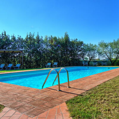 Casa Vasco: Swimming Pool, Property, Real Estate, Grass, House, Estate, Leisure, Vacation, Building, Home