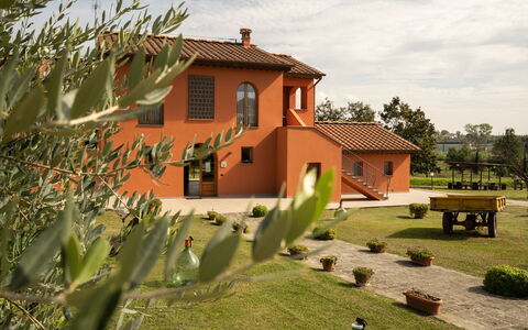 Incanto Toscano: Plant, Sky, Building, Property, Window, Cloud, House, Tree, Architecture, Land Lot