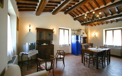 Giunone: Property, Room, Building, Furniture, House, Interior Design, Real Estate, Ceiling, Beam, Floor