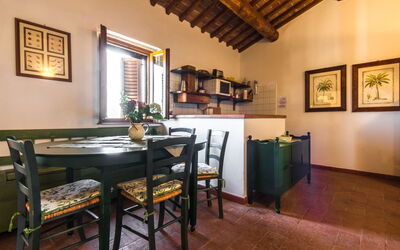 Accommodation:&nbsp;Decamerone