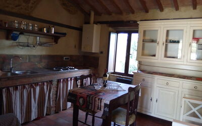 Accommodation:&nbsp;Iris