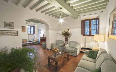 Villa Dorella Di Montaperti: Room, Property, Building, Living Room, Ceiling, Interior Design, Furniture, House, Real Estate, Home