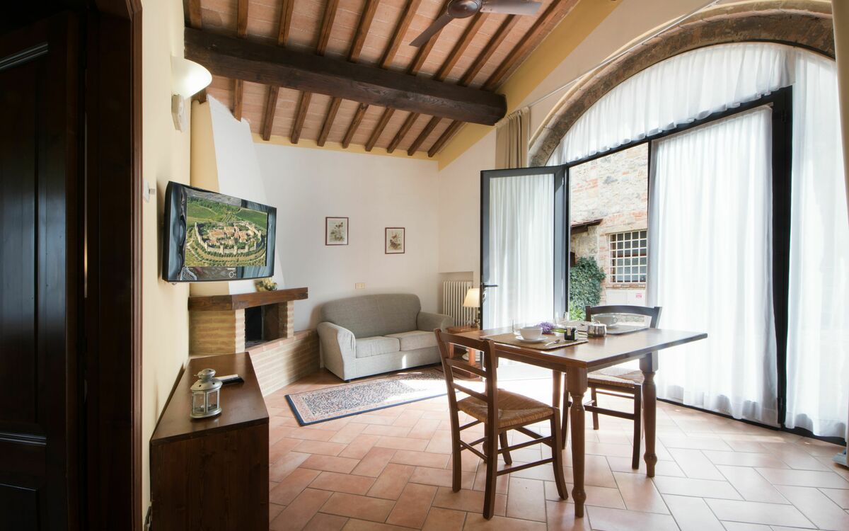 Accommodation:&nbsp;Suite 210