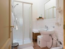 Accommodation:&nbsp;Camera 202b