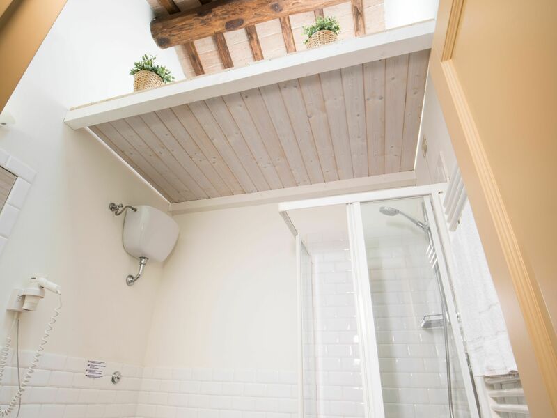 Accommodation:&nbsp;Camera 202b