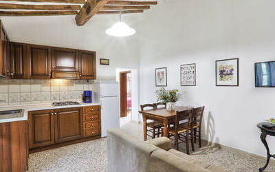 Accommodation:&nbsp;Formula 3 800.7