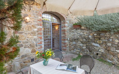 pratale-apartments-chianti-tavernelle-val-di-pesa-farmhouse-trilo-apartment-dehors