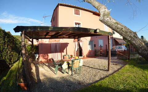 Casa Daniel: Property, House, Building, Home, Real Estate, Architecture, Sky, Cottage, Villa, Farmhouse