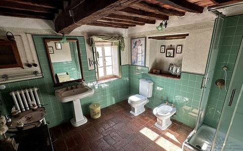 Borgo Bucatra Buonvento: Property, Window, Plumbing Fixture, Interior Design, Floor, Sink, Building, Bathroom, Flooring, Picture Frame