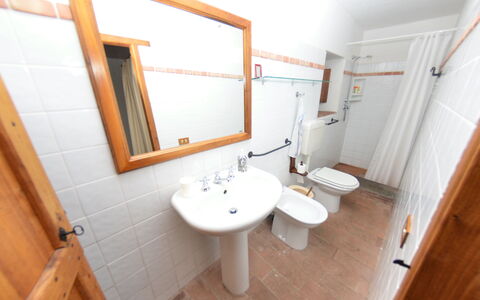 Vignoli: Bathroom, Property, Room, Toilet, House, Floor, Plumbing Fixture, Building, Interior Design, Architecture