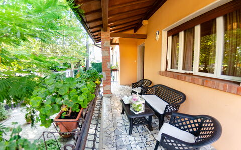 Villa Elisa: Property, Building, Real Estate, Room, Porch, House, Patio, Cottage, Balcony, Villa