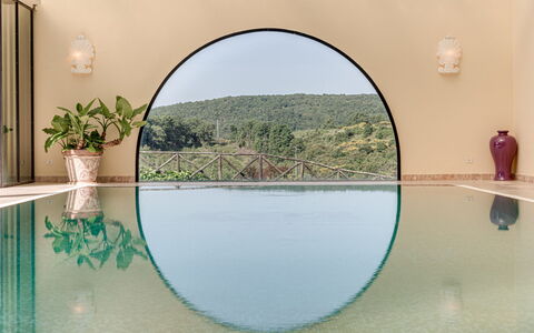 Terrazza e Libreria: Water, Plant, Water Resources, Property, Rectangle, Building, Body Of Water, Shade, Tree, Window