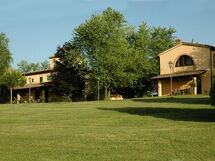 Montespertoli Apartments