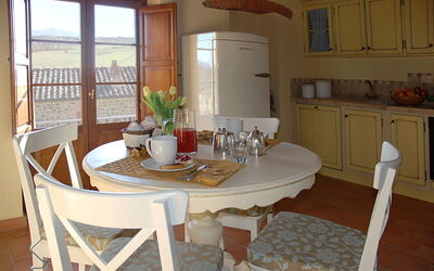 Accommodation:&nbsp;Dante Alighieri