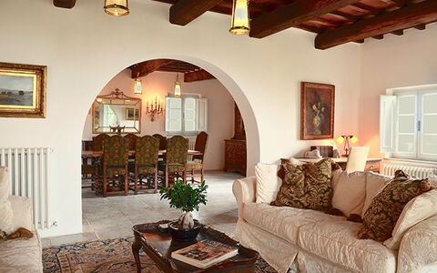 Luna Di Cortona: Room, Property, Living Room, Ceiling, Furniture, Interior Design, Building, House, Home, Real Estate