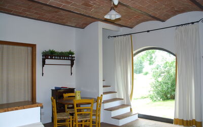 Fienile Arancione - Pero: Building, Plant, Furniture, Property, Shade, Wood, Window, Interior Design, Floor, Living Room