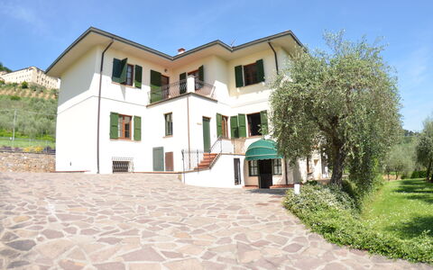 Villa Vaniglia Proprietà: Property, House, Building, Real Estate, Home, Estate, Residential Area, Facade, Villa, Architecture