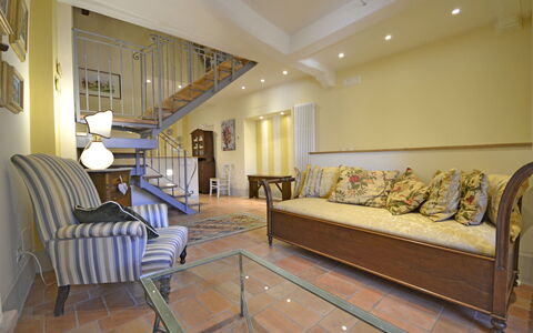 Appartamento Maccari: Room, Property, Furniture, Interior Design, Living Room, Ceiling, Building, Real Estate, Floor, Bedroom