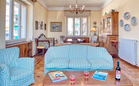 Apartment Mare Bello - Levanto: Furniture, Room, Property, Bedroom, Interior Design, Blue, Bed Sheet, Bed, Turquoise, Bedding